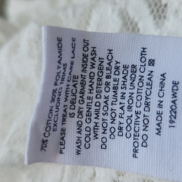 DECJUBA white lace top - Picture 14 of 14